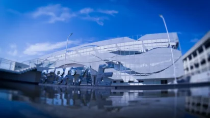 Fachada do SEBRAE com letras em aço inox — processo seletivo SEBRAE AC 2026