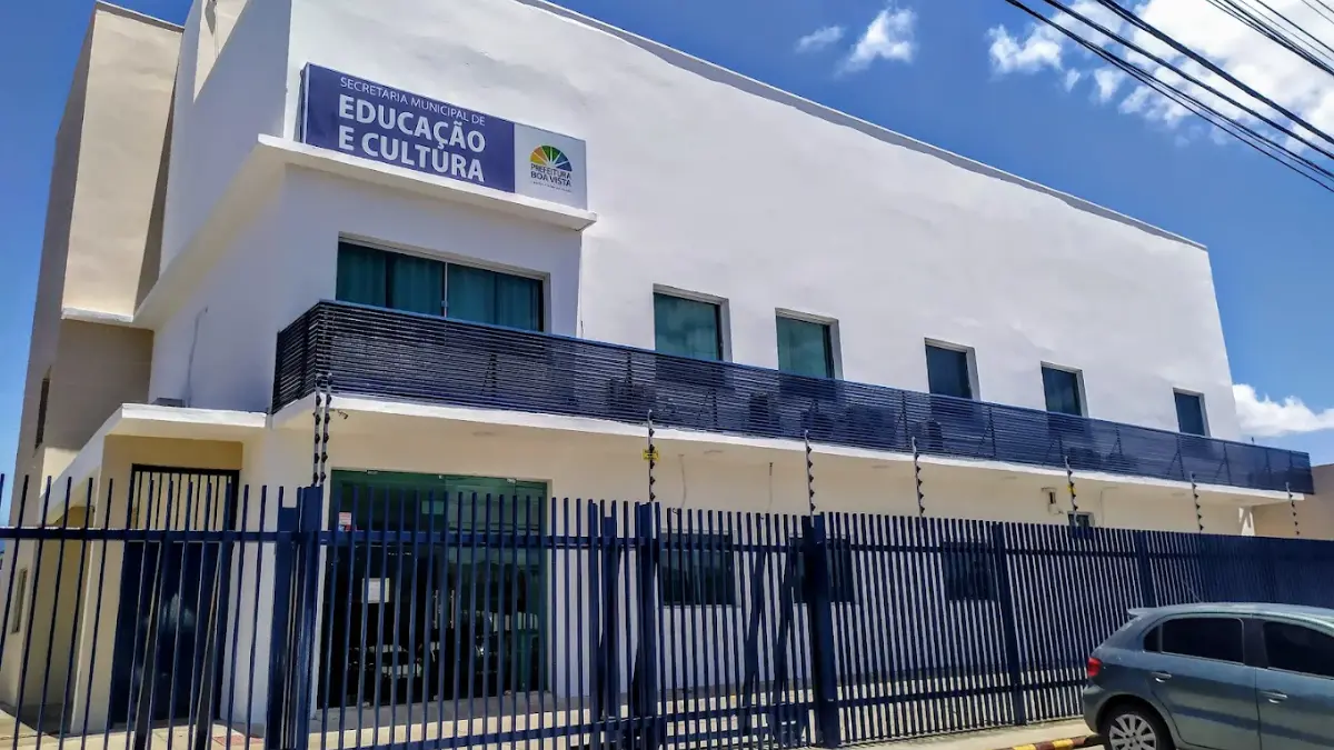 Fachada da Secretaria Municipal de Educação e Cultura de Boa Vista, órgão responsável pelo processo seletivo SMEC Boa Vista 2026