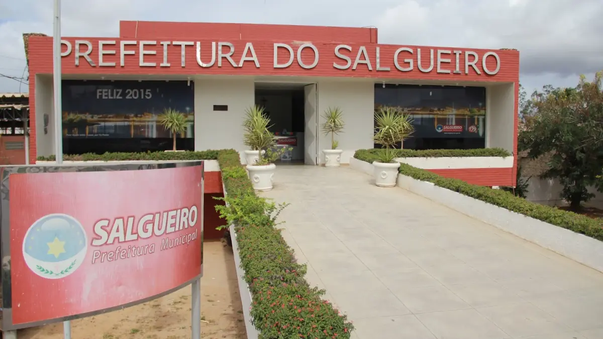 Processo Seletivo Salgueiro PE abre 25 vagas imediatas na área da saúde 1 Fachada da Prefeitura Municipal de Salgueiro, sede do processo seletivo Salgueiro PE