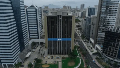 Prédio do CRT-ES em Vitória durante o processo seletivo CRT ES 2026