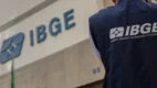 Processo seletivo IBGE 2026 com agente do IBGE em atuação