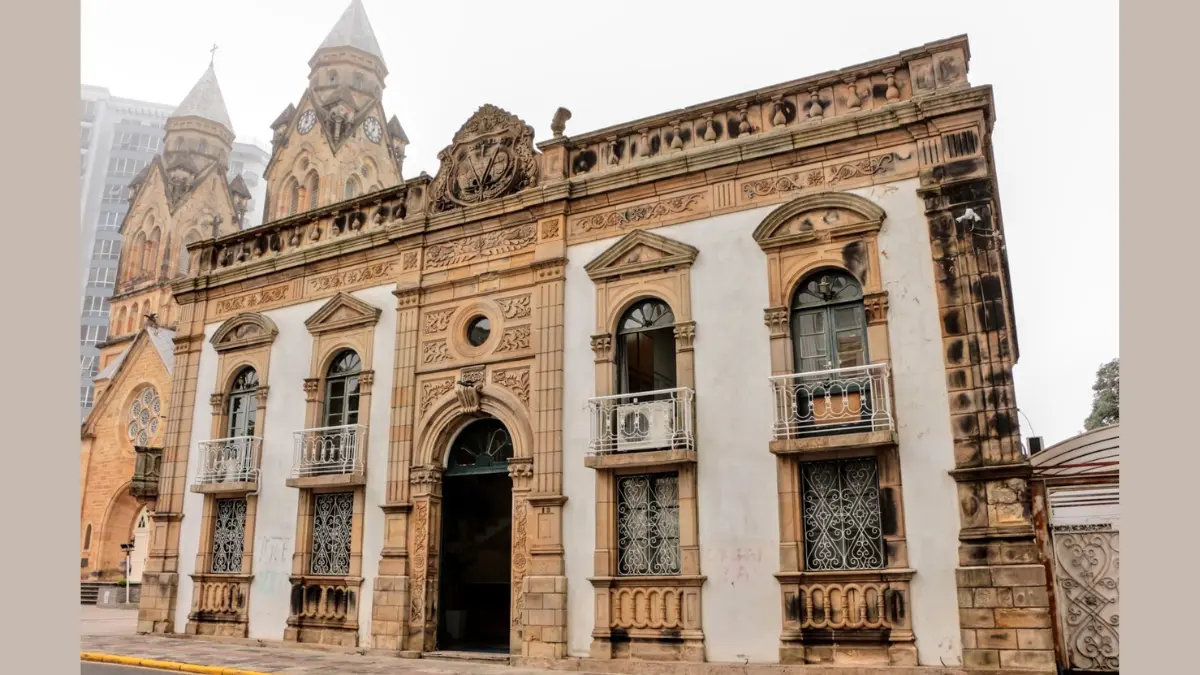 Processo Seletivo Lages SC 2026: IBAM é a banca e edital na saúde deve sair em breve 1 Prédio histórico no centro de Lages, cidade do processo seletivo Lages SC