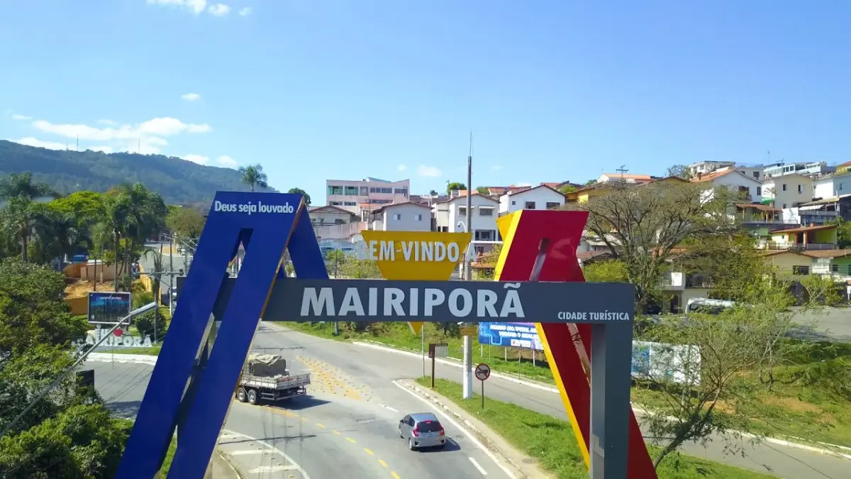 Processo seletivo Mairiporã (SP) com portal de entrada da cidade