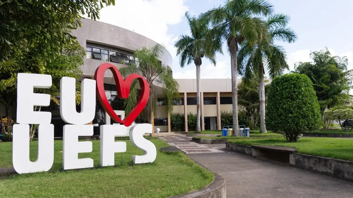 UEFS abre concurso com 92 vagas imediatas e salários de até R$ 2.696,20